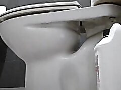 Toilet voyeur - video 123