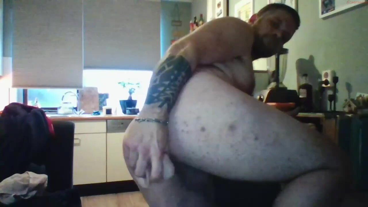 Fat ass tatt guy