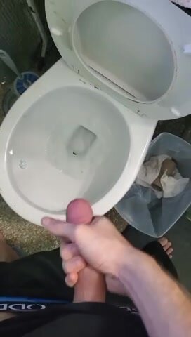Str8 Noah cums in toilet