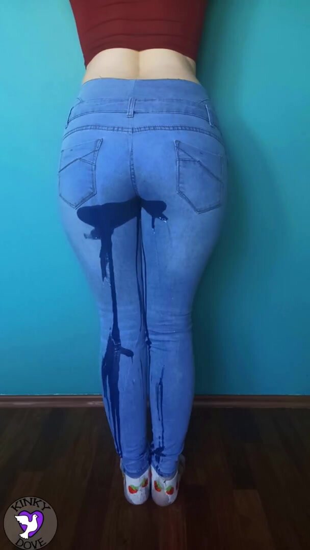 Girl peeing in her jeans