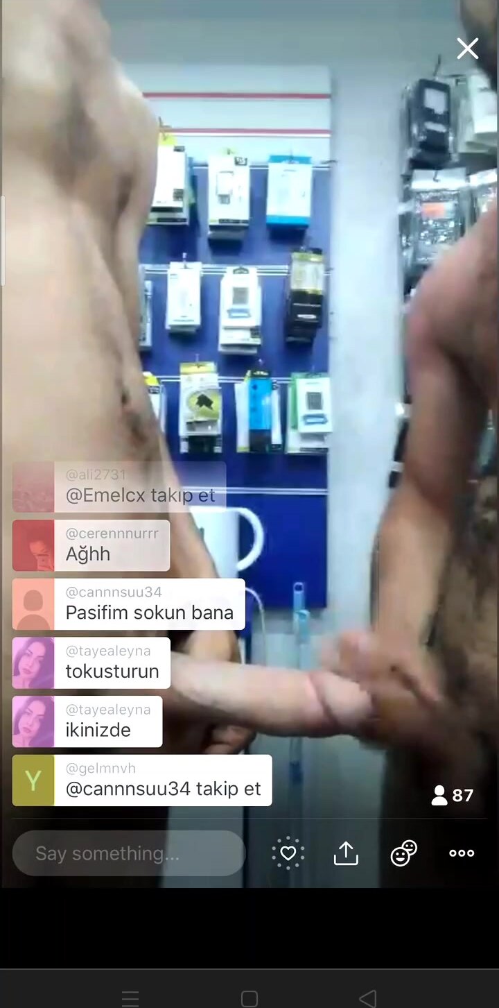 Gençler eğleniyor