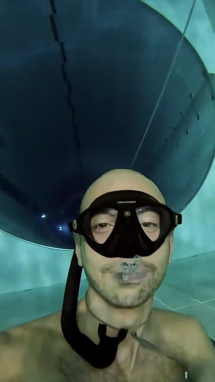 Breatholding underwater in speedos