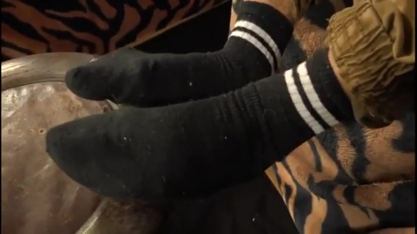 Hot feet - video 4