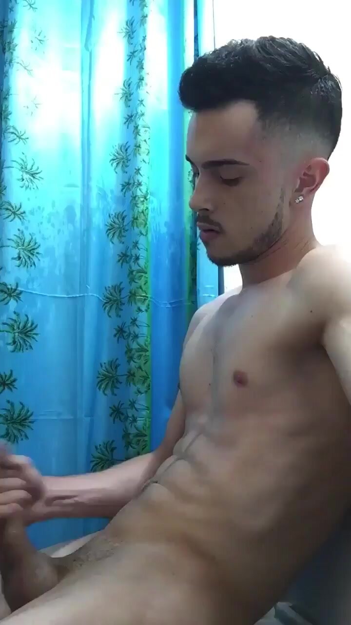 Beautiful body, beautiful cumshot
