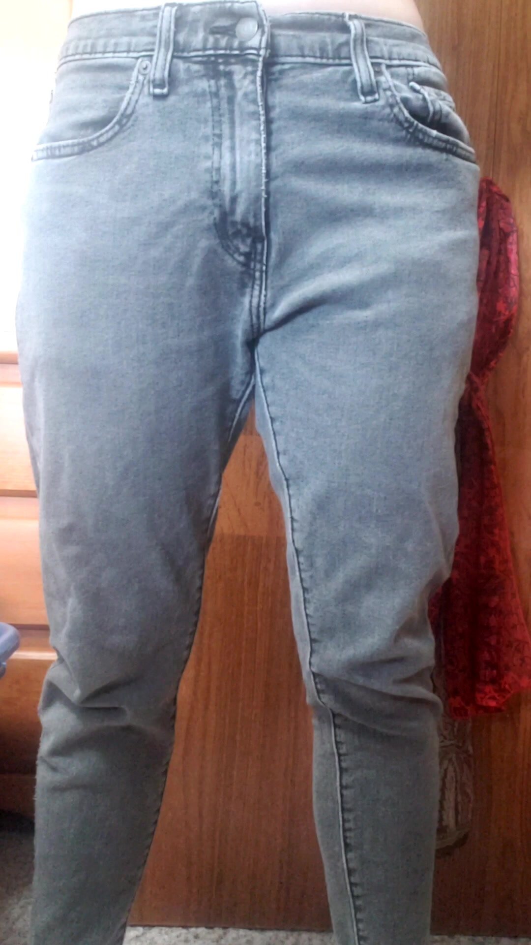 Quick Jeans Wetting - video 2