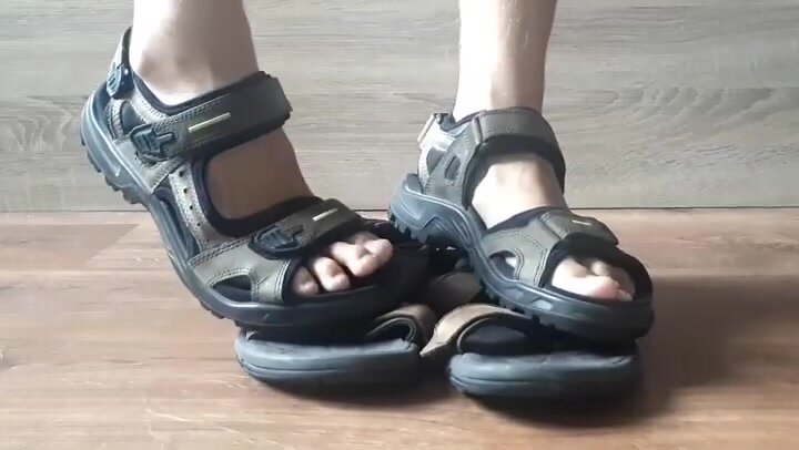 Male sandals shoeplay