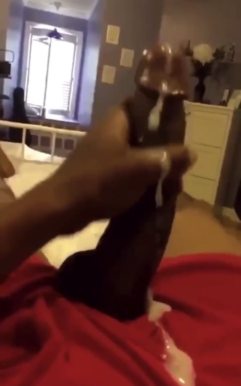 DL thug busts nut