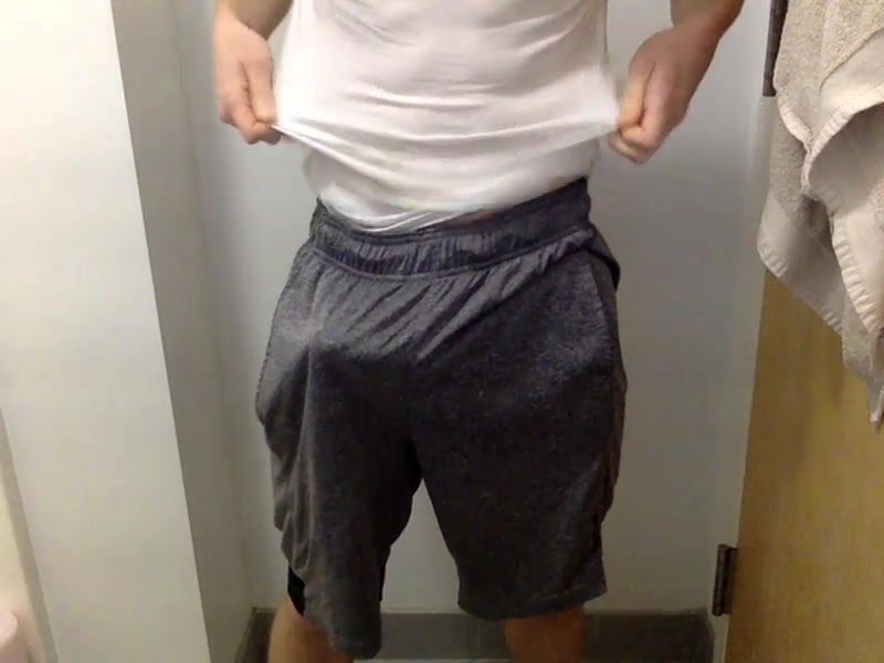 Sexy Fit Guy Jacks Off