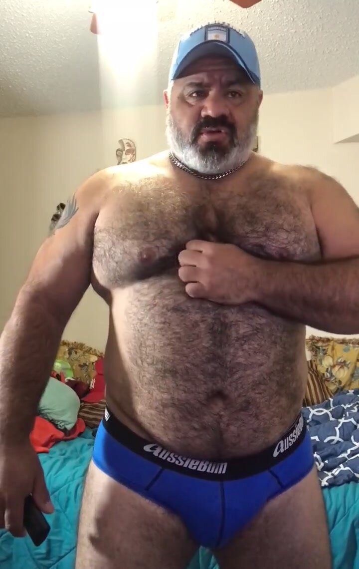 Sexy hairy daddy - video 5