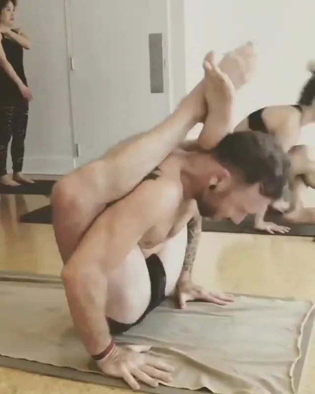 Legs Behind Head - Guys doing yoga: Contrortion: Legs Behind Head - ThisVid.com