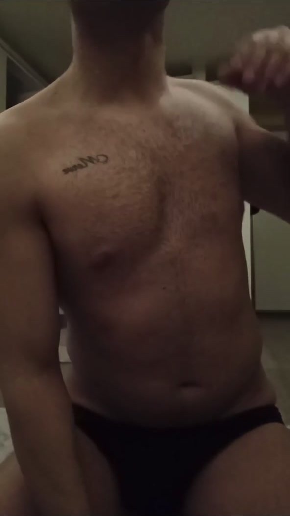 Str8 guy eating ass