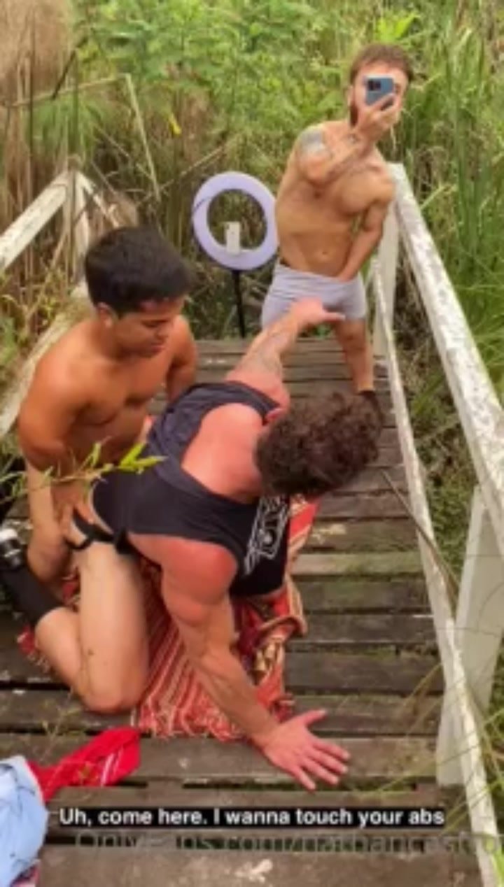 2 dwarfs fuck a dude pt 2