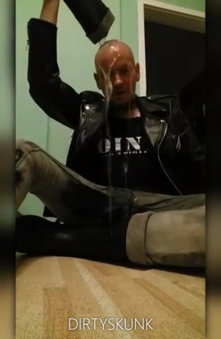 Leather Piss - video 3