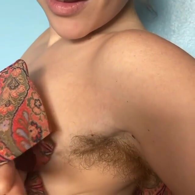 Juicy hairy armpit show