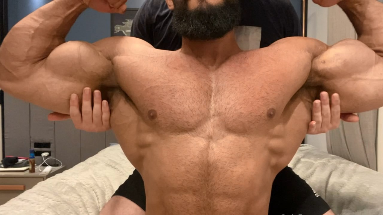 Hairy muscular gay porn