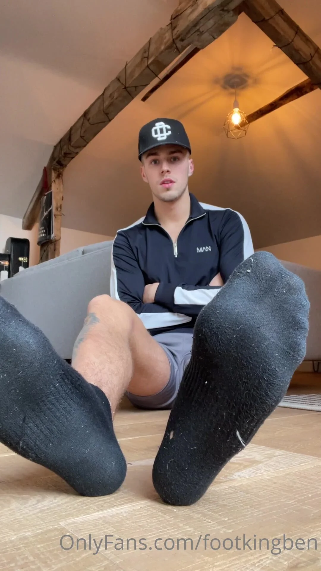 Feet1: Foot King Ben socks and feet - ThisVid.com