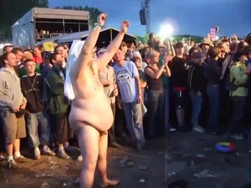 360px x 270px - Fat naked guy in music festival - ThisVid.com