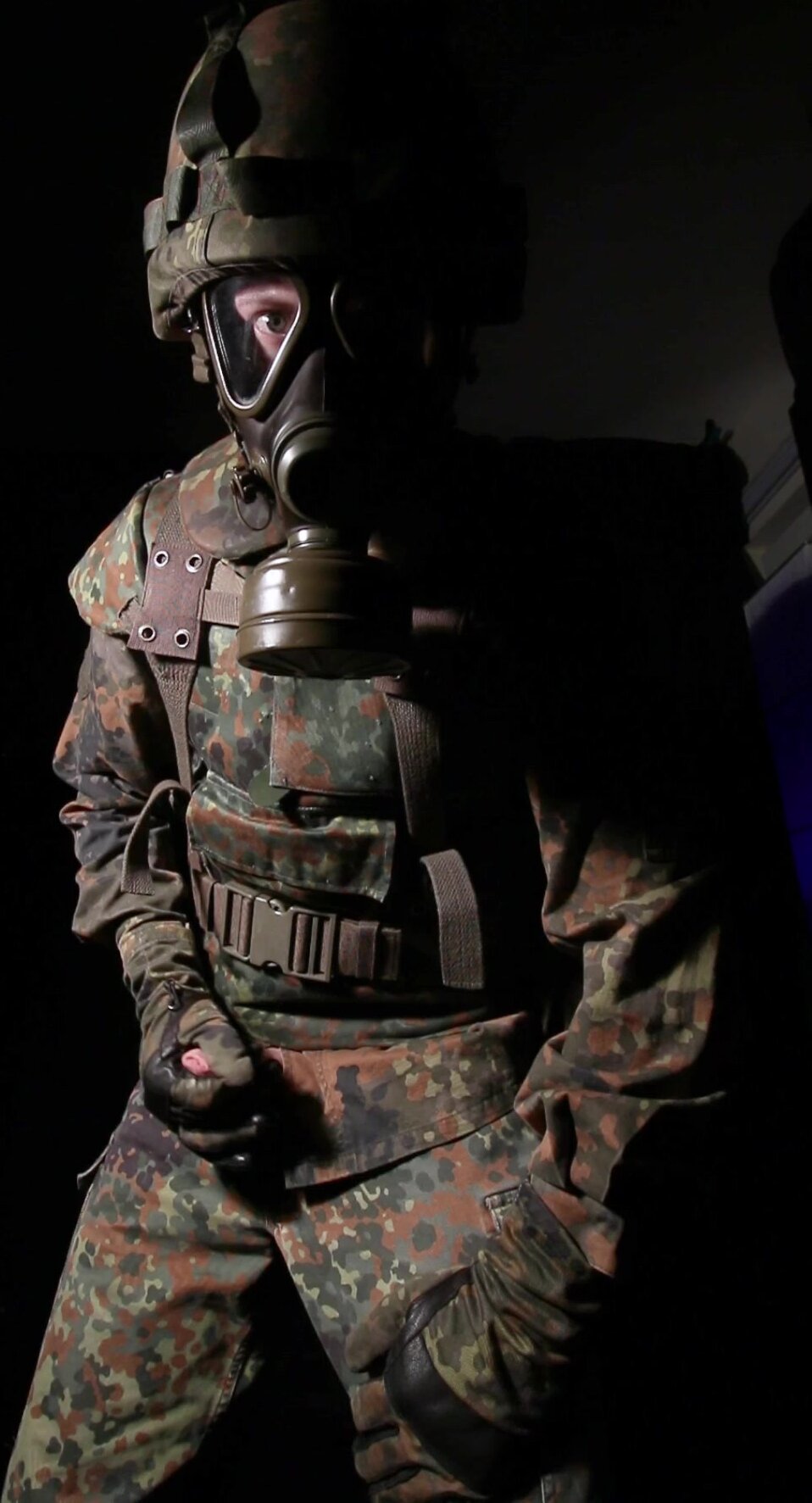 Quick wank in uniform and gas mask