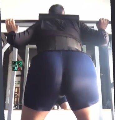 FAT ASS LATINO squatting & weightlifting