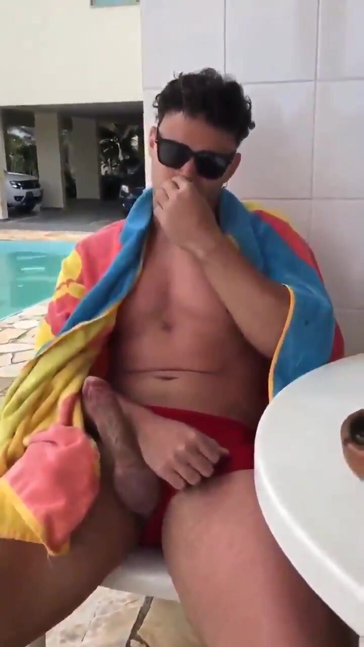 Surprise under the towel - video 2