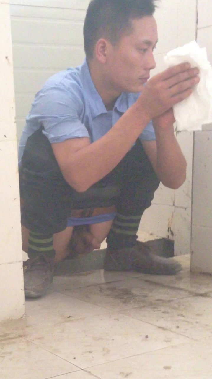 chinese in public toilet (46)