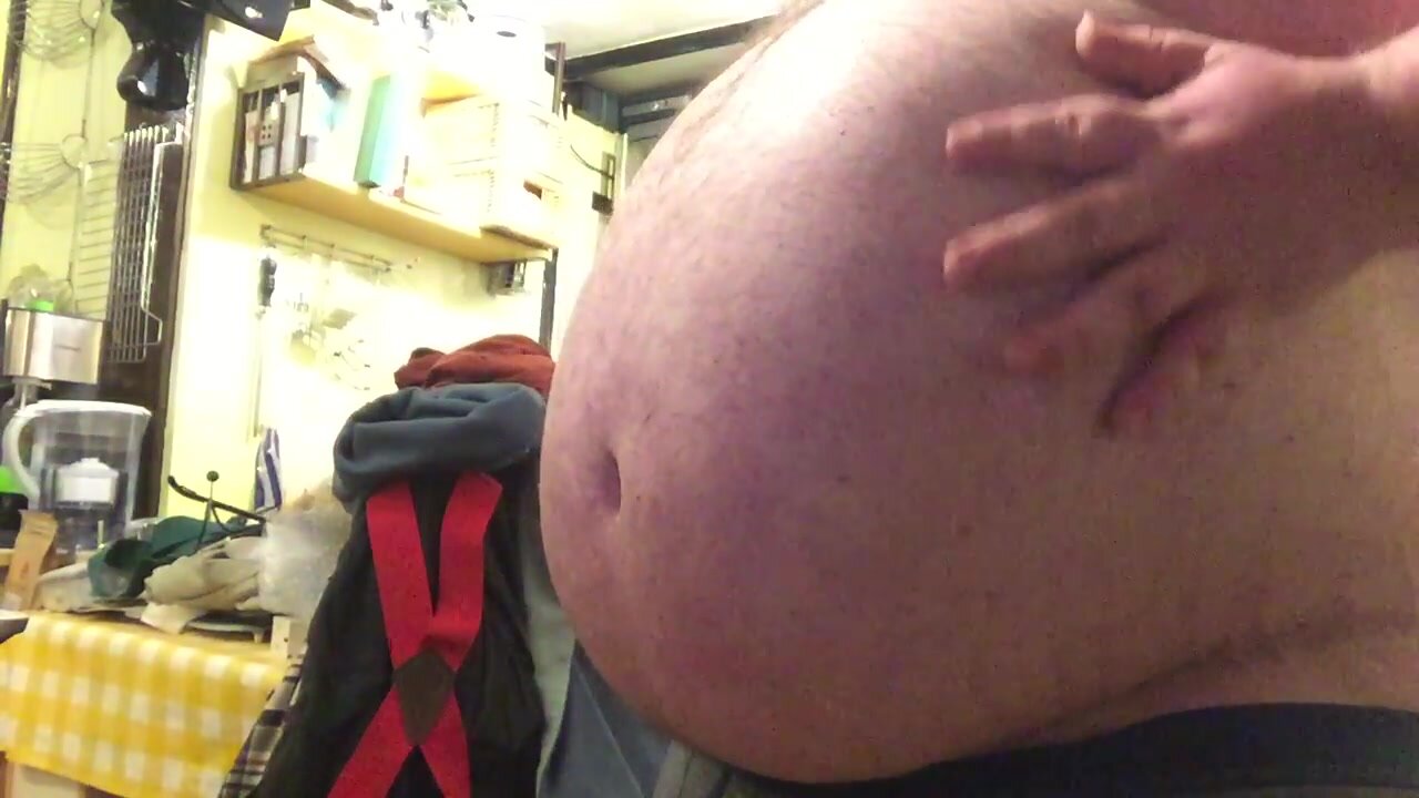 BIG FAT BELLY BEAR PUSHES OUT FARTS