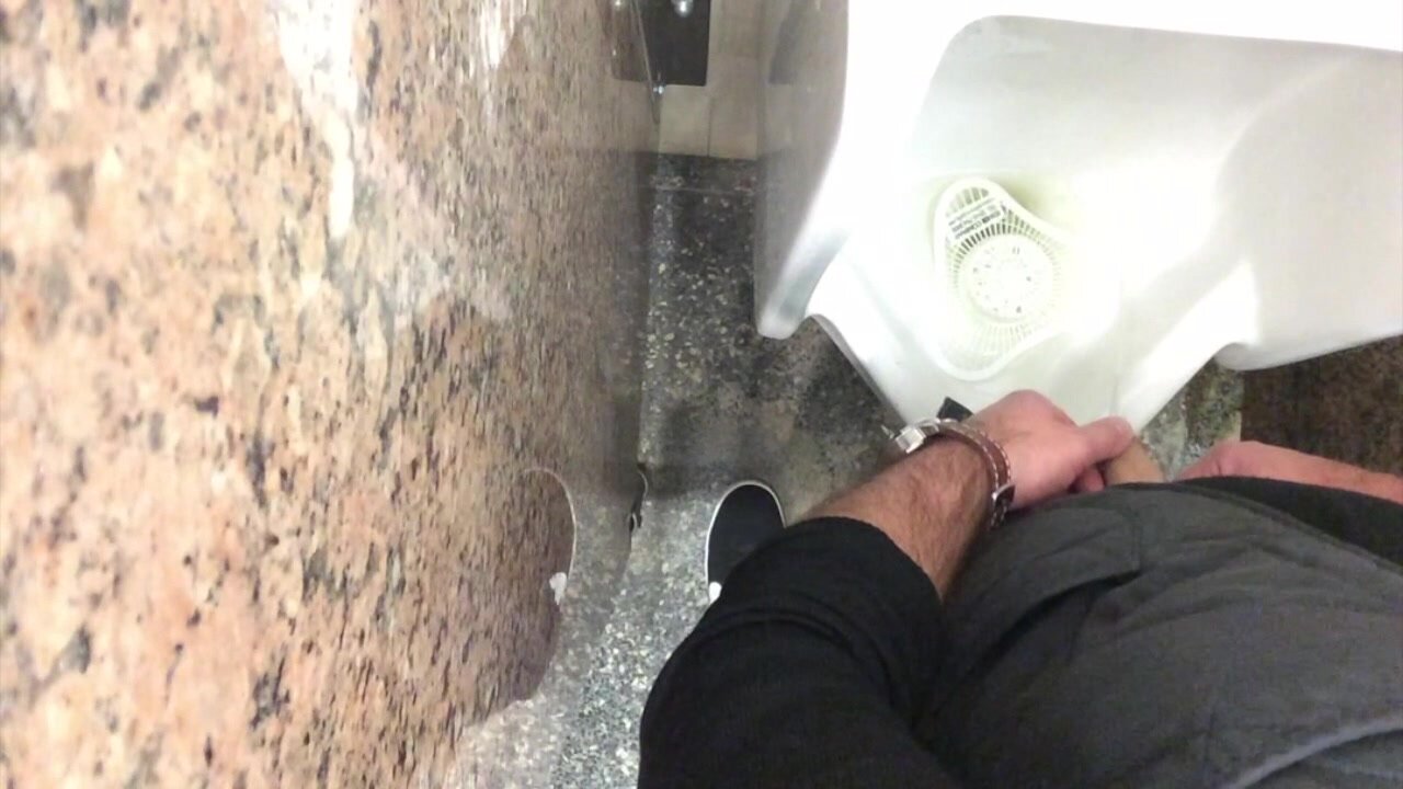 Urinal Spy: Curious Look