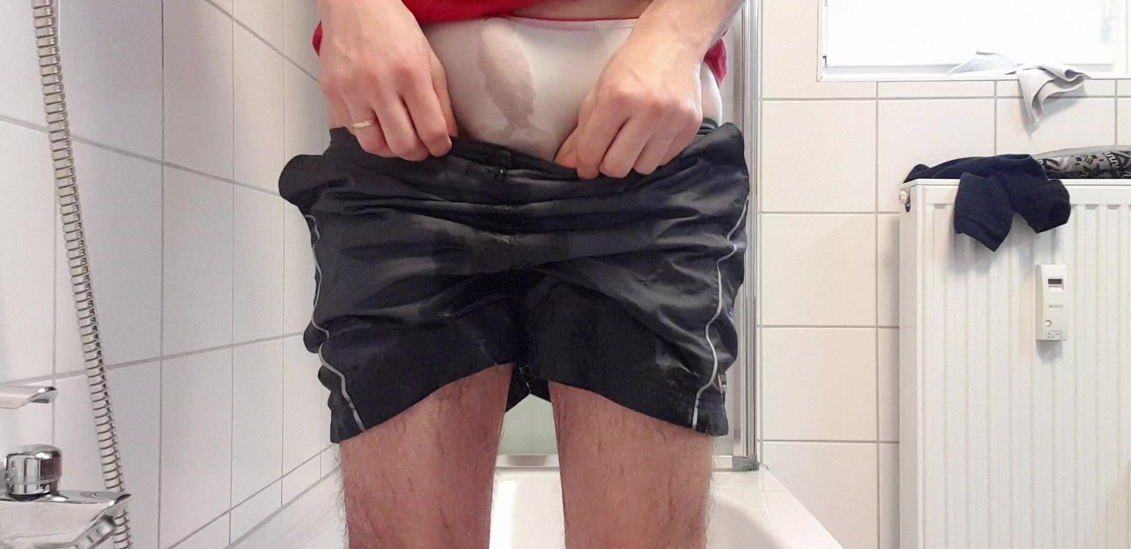 Shorts pissing - video 4