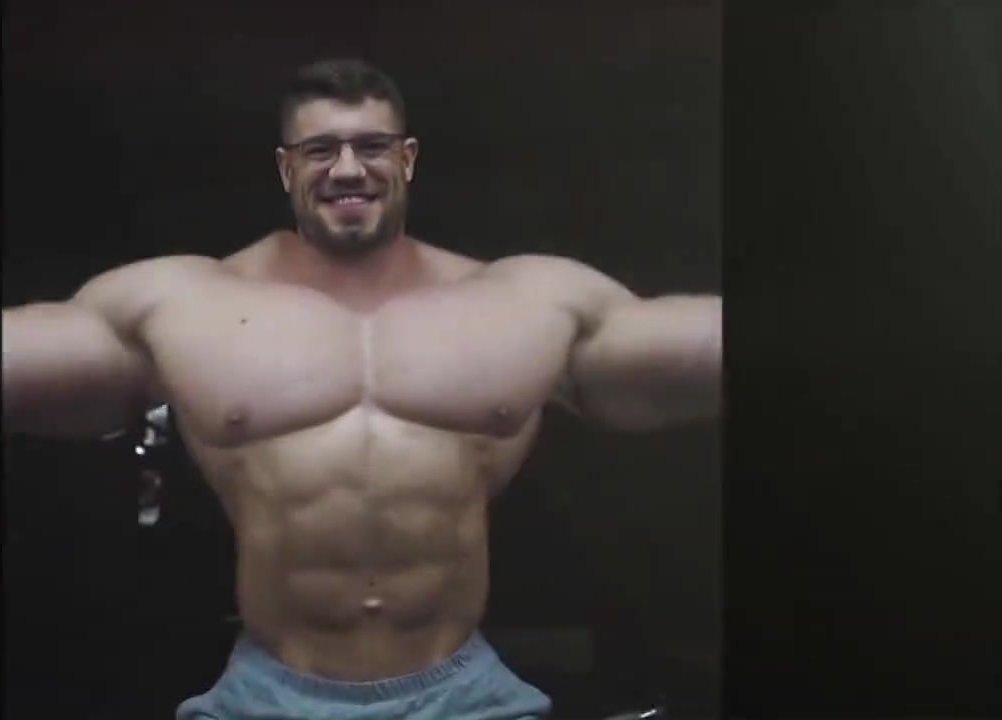 Muscle growth colossus