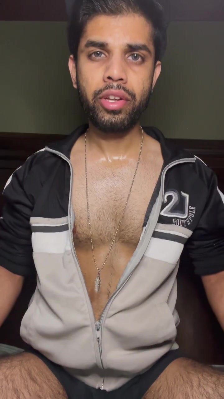 Indian Faggot Sree Yarlagadda Exposes Himself