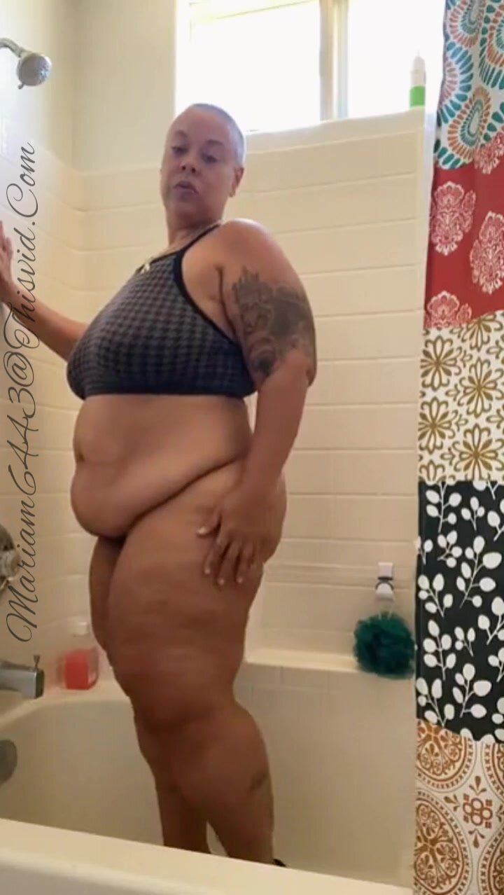 Fat Ass Thick Redbone Pussy Pissing