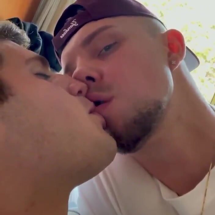 Dudes kissing