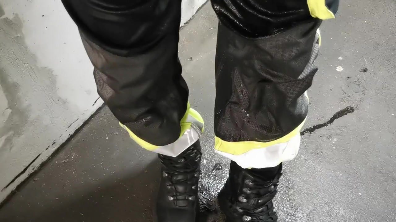 Piss my work pants at work on site before leaving