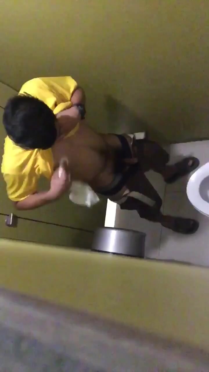 Pinoy Lad Cleaning his dick