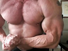 Sexy german muscle daddy shows us his body no nude