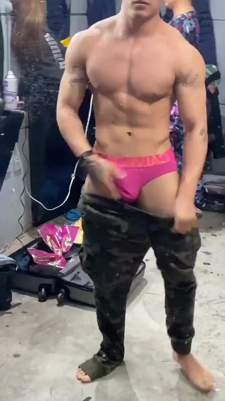 huge bulge, kiss