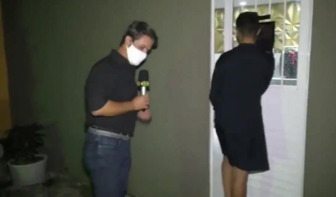 Nudist barber center Brazil - pt 1