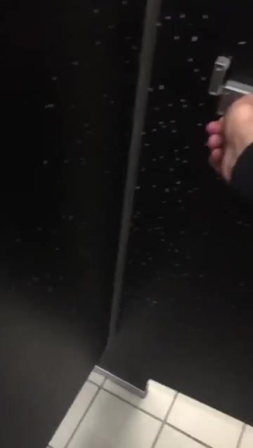 Public Toilet - video 23