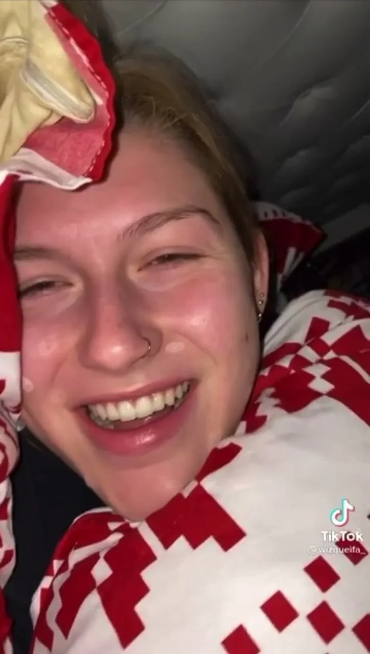Blonde girl fart - video 3 - ThisVid.com