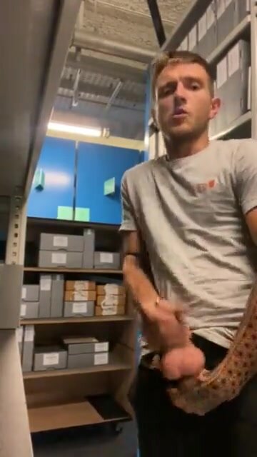 JERKING OFF AT WORK AND THEN EATING IT