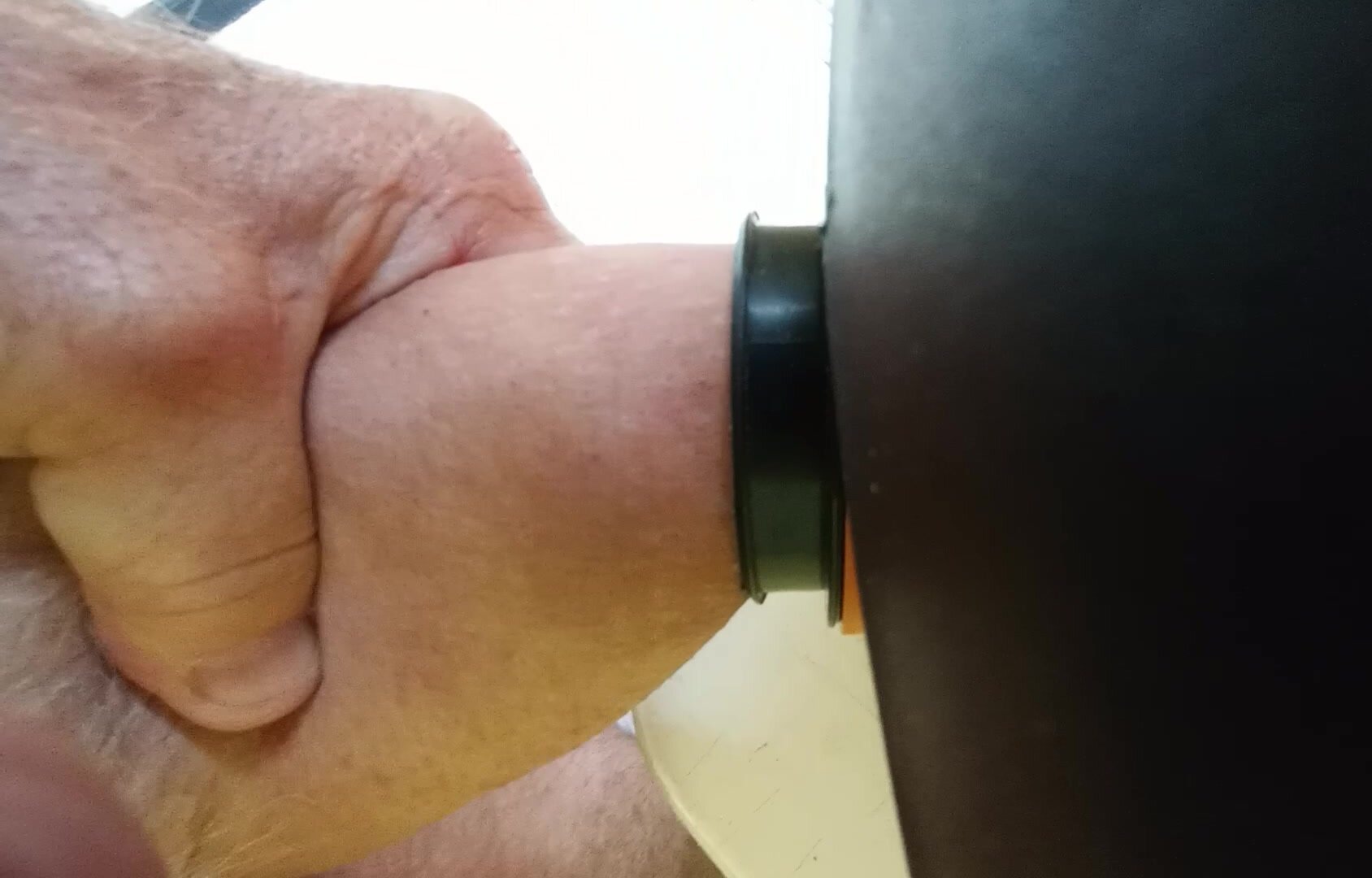 Getting a blowjob from my shop vac.