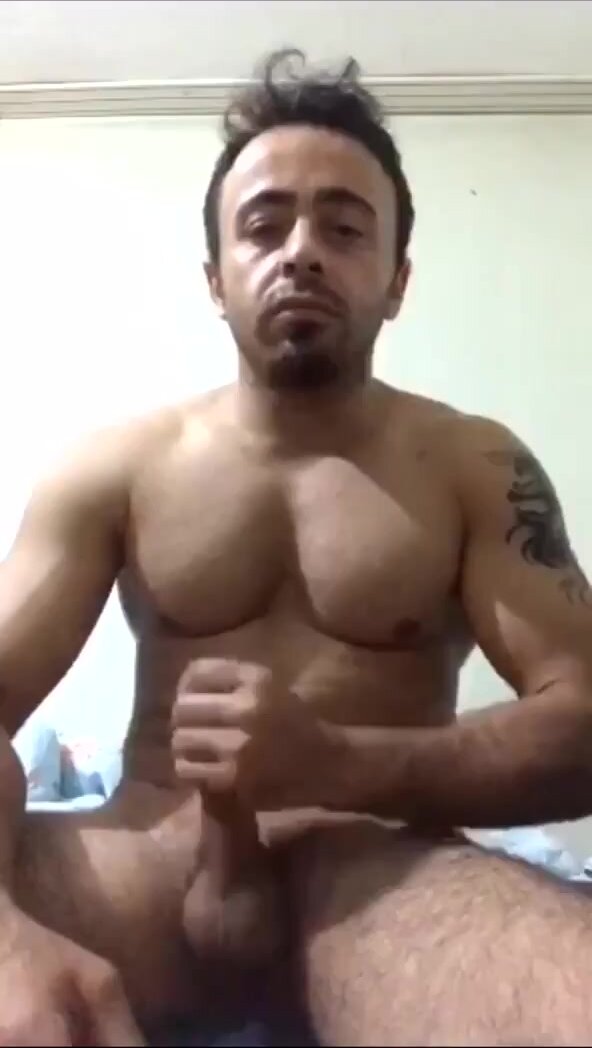 Macho turkish bodybuilder baited