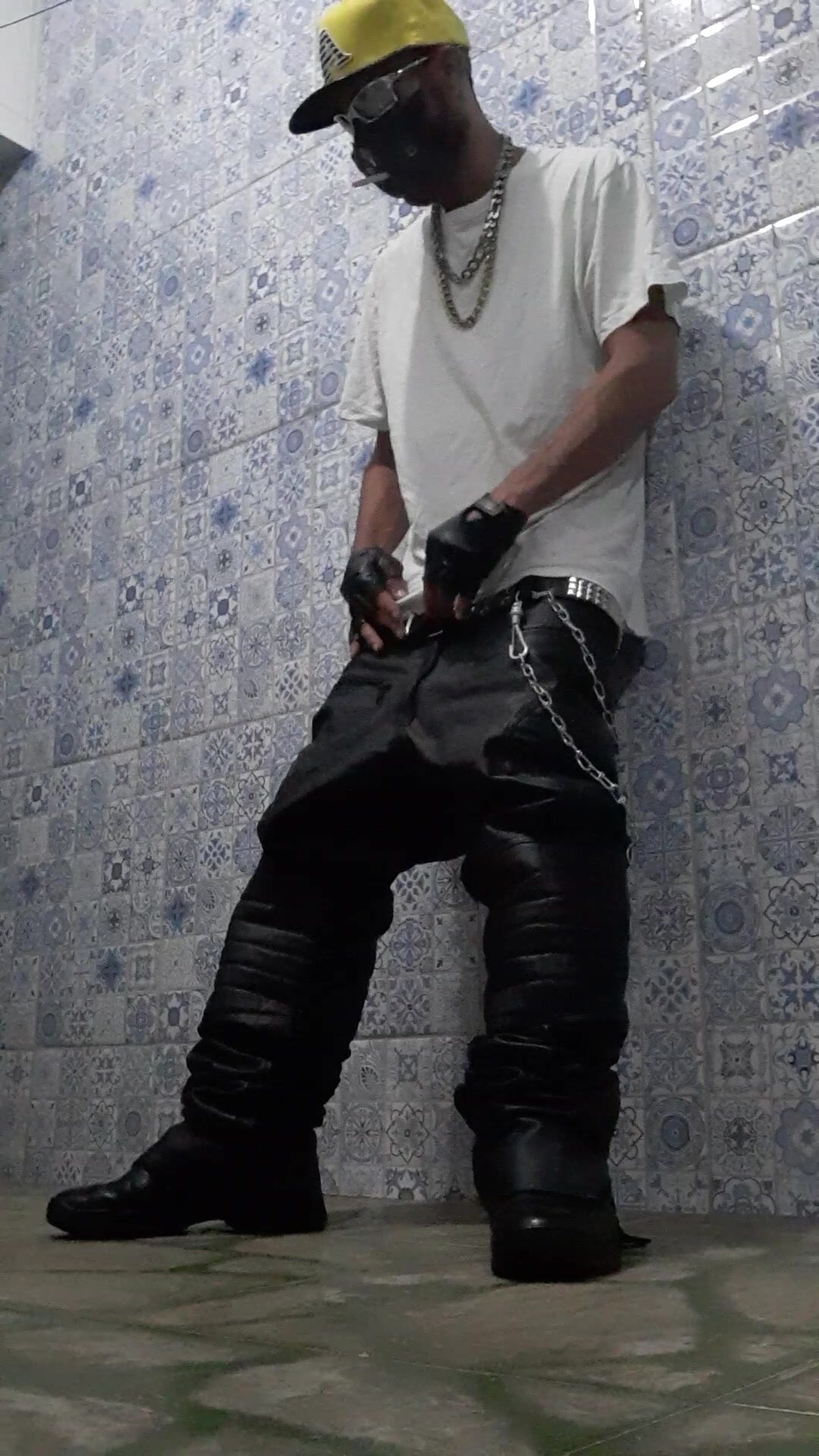 Scally boy full leather  with stocking  smoker