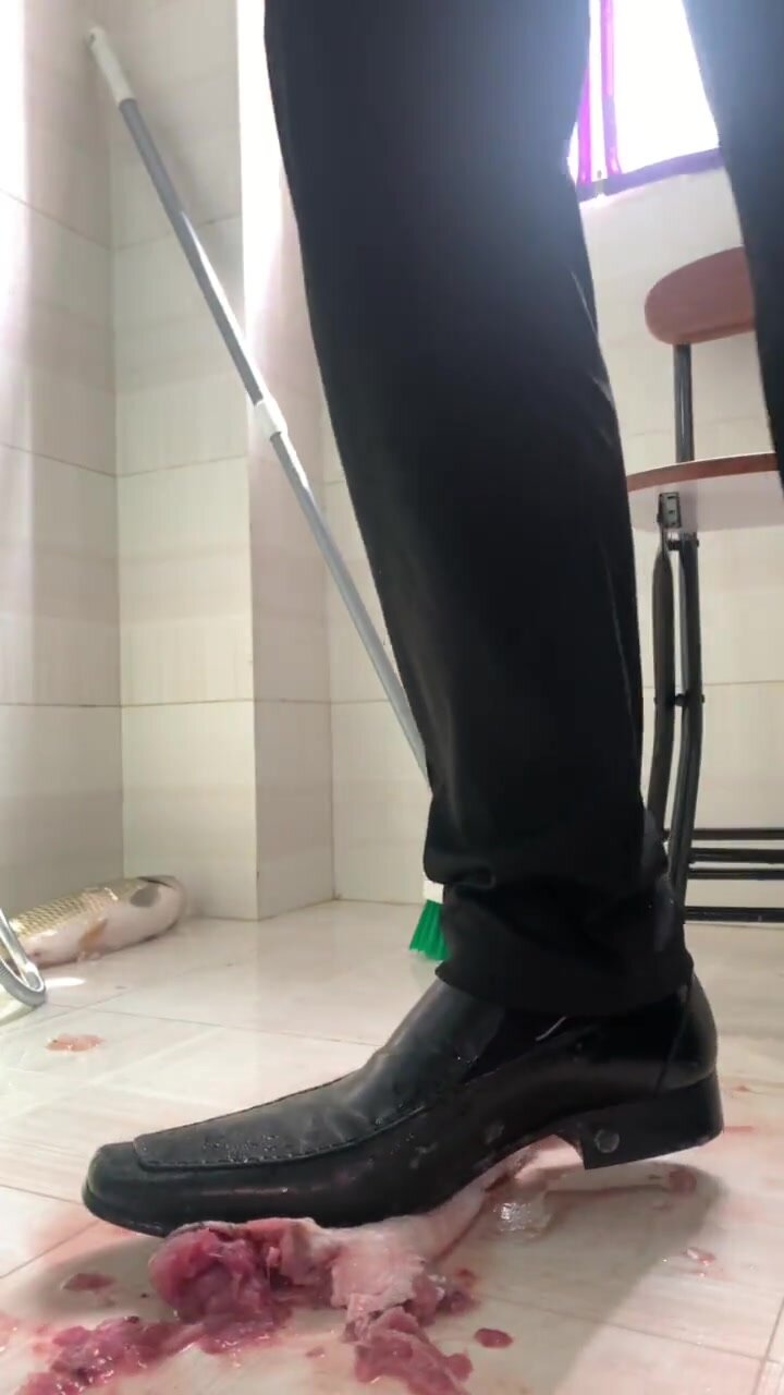 Male under shoes/ dress shoes - video 3