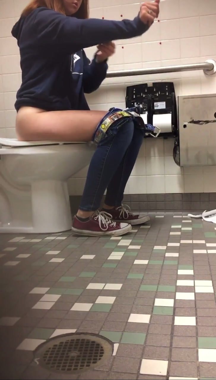 College girl toilet spy