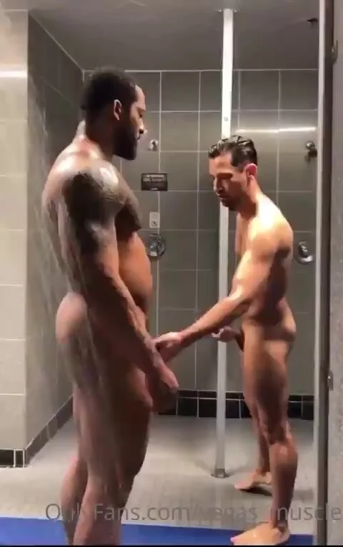 Male Porn Showers Gym - Gym shower play - ThisVid.com