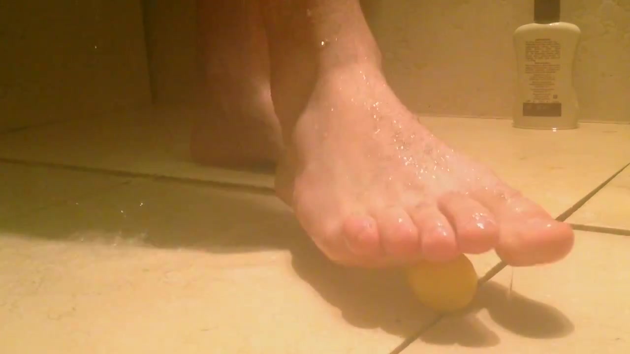 Shower foot play