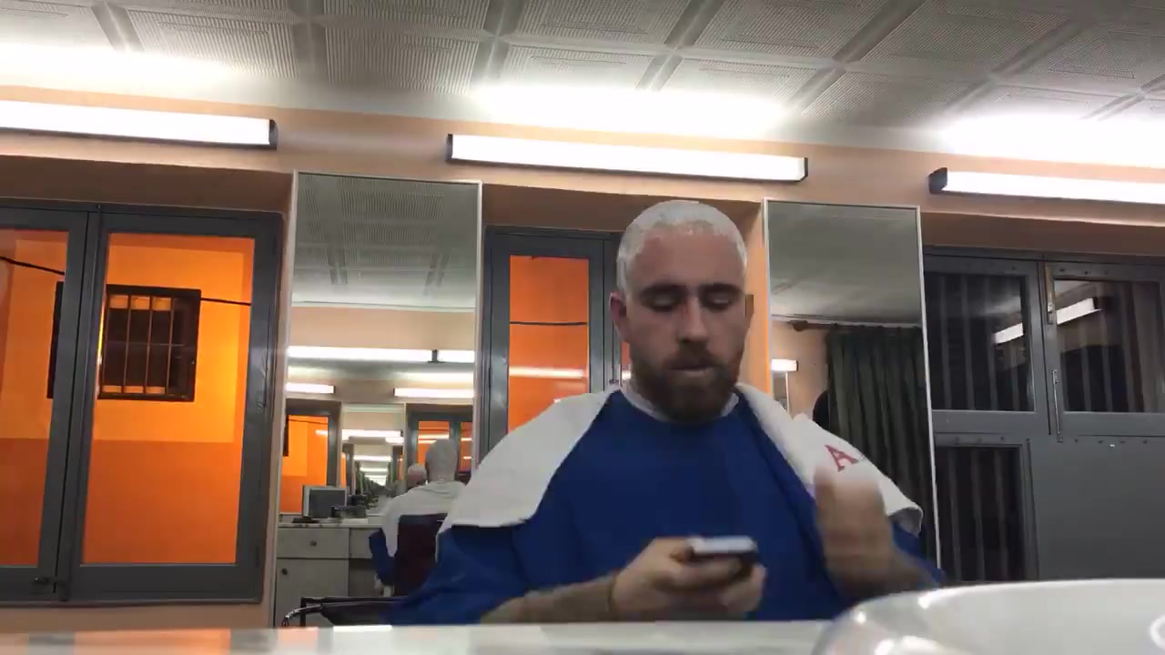 Barbershop headshave 2