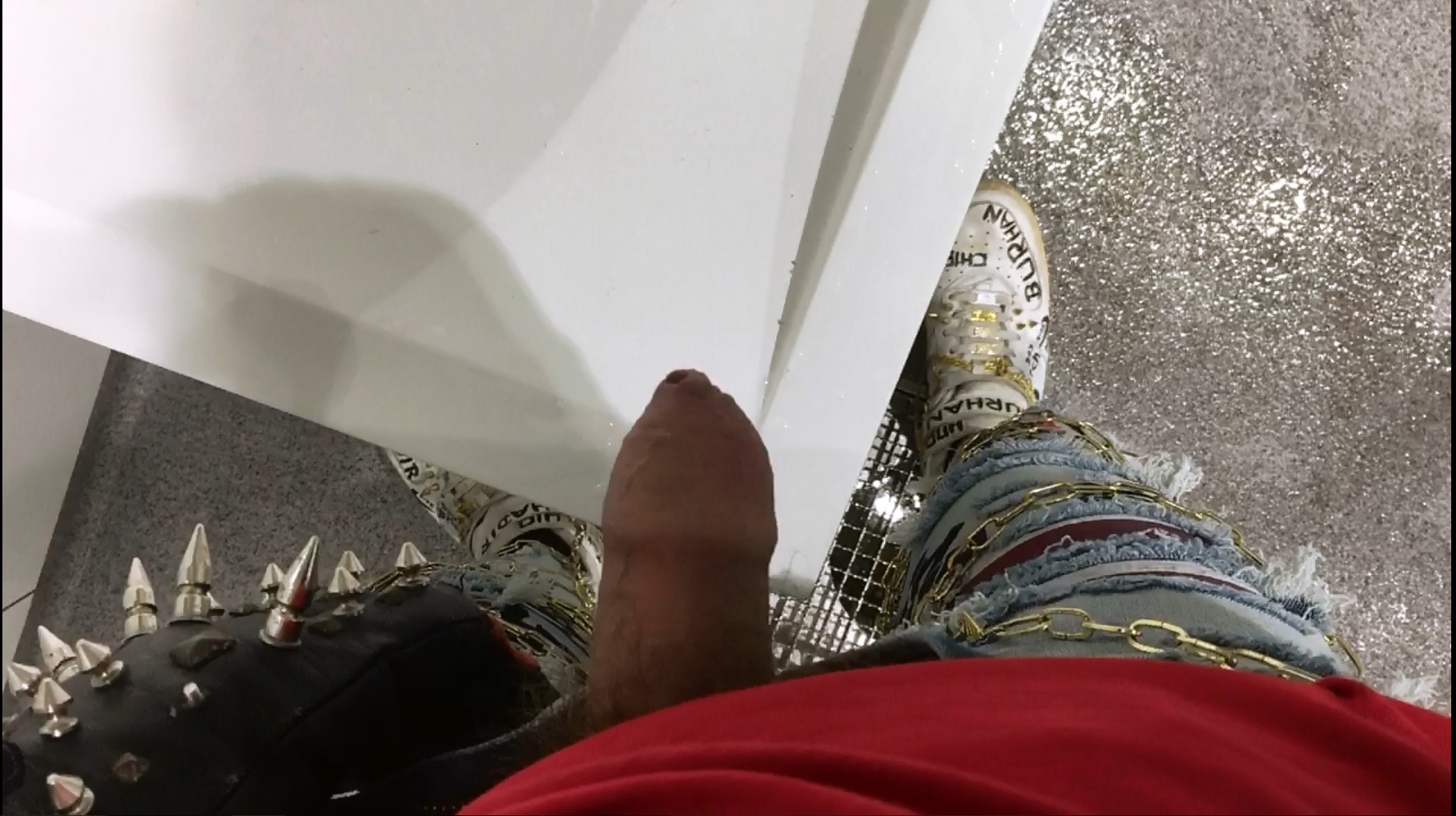 pissing in the sink - video 6