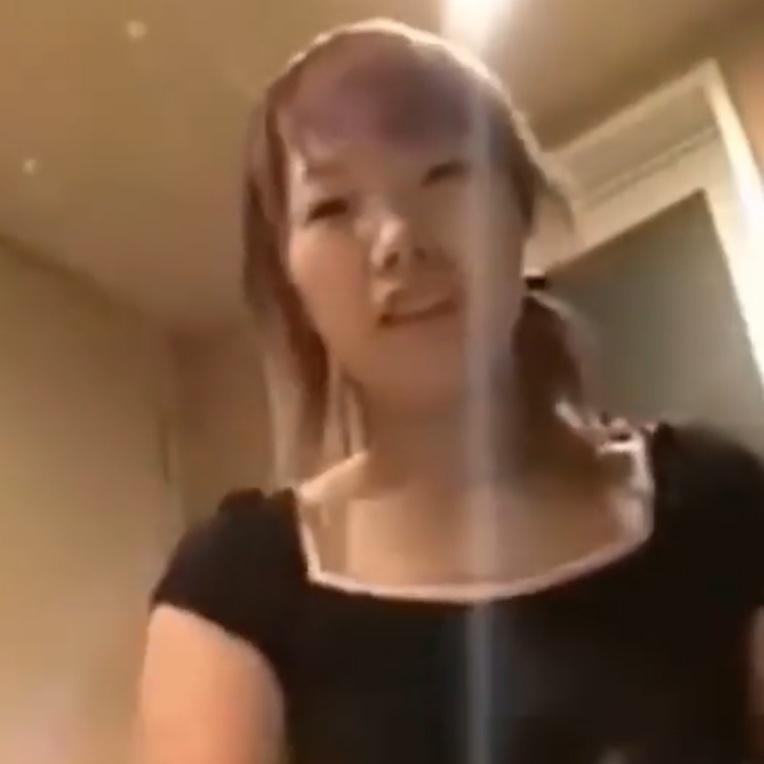 Short Japanese girl fart video